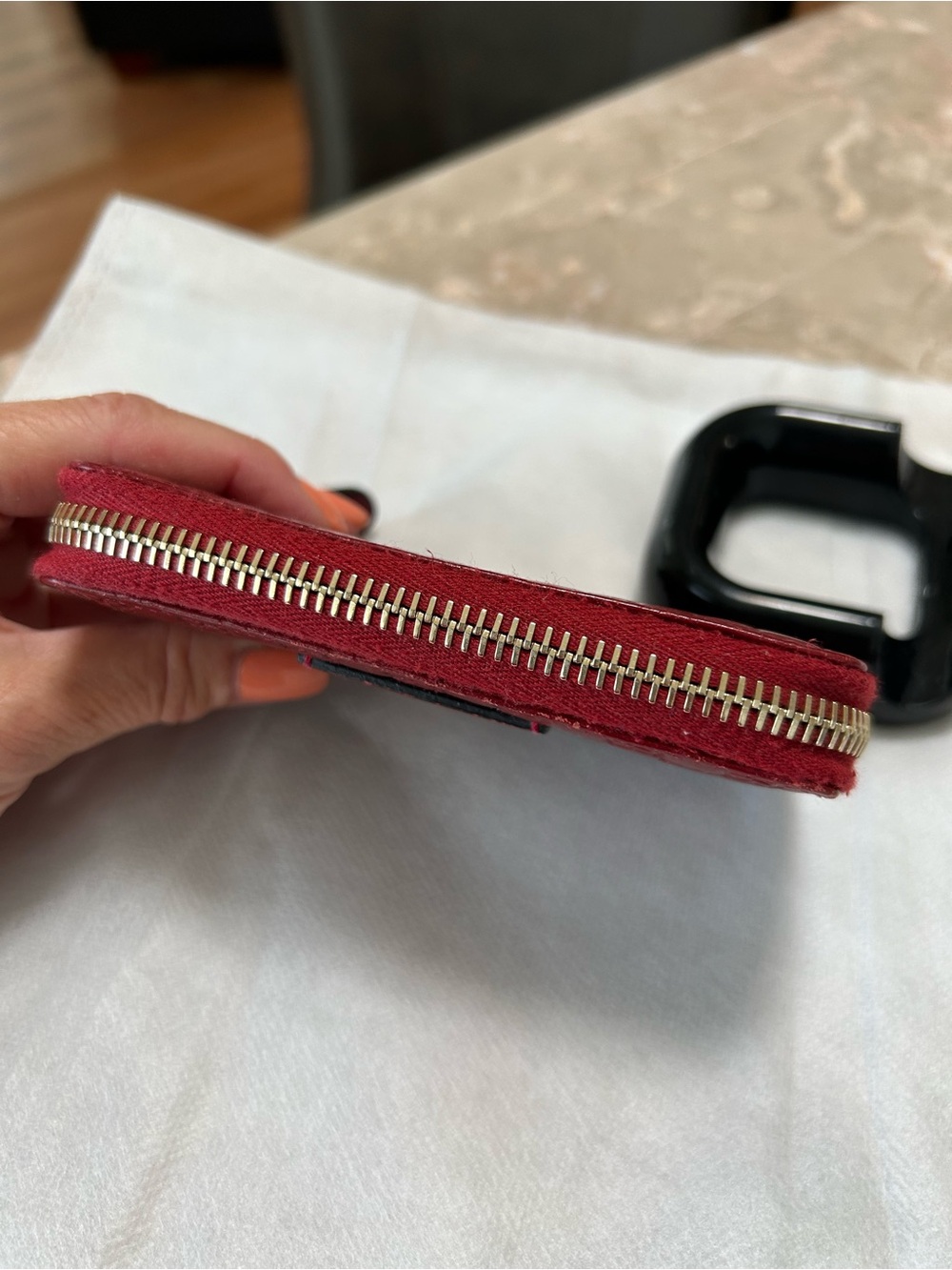 Gucci Embossed GG Leather Wallet in Rich Red - Picture 6 of 11